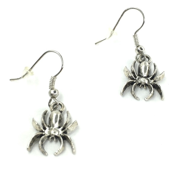 Spider Earrings Silver Tone Dangle Gothic New Without Tags Halloween Costume - Picture 1 of 9